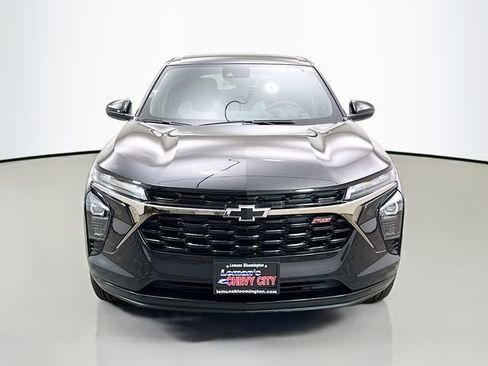 New 2026 Chevrolet Trax RS image 2