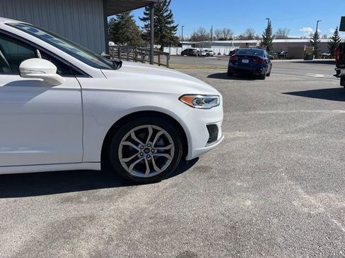 Used 2019 Ford Fusion SEL image 21