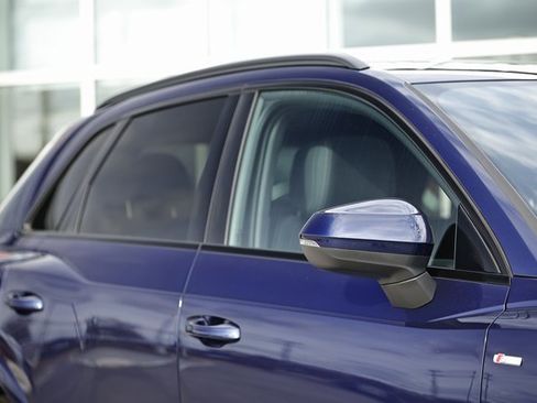 Certified 2025 Audi Q3 2.0T Premium w/ Convenience Package image 3