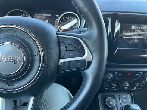 Used 2018 Jeep Compass Latitude w/ Popular Equipment Group AWD/4WD image 13