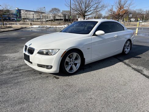 Used 2008 BMW 335i Convertible w/ Premium Pkg image 2