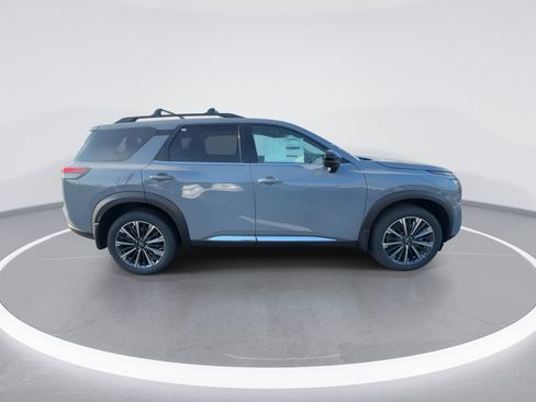 New 2026 Nissan Pathfinder Platinum image 9