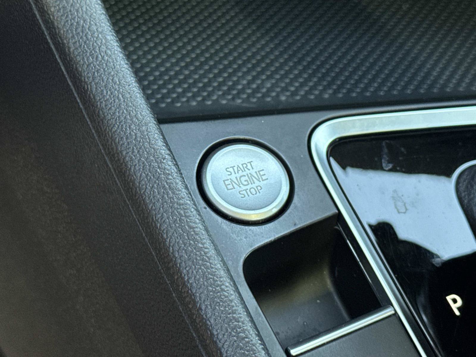 Used 2019 Volkswagen Jetta SE FWD image 19