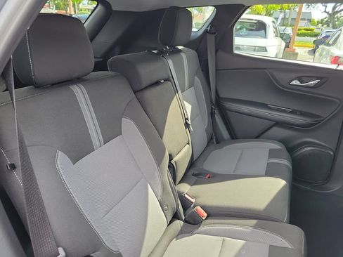 Used 2025 Chevrolet Blazer LT FWD image 13
