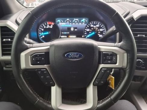 Used 2019 Ford F250 Lariat w/ Chrome Package image 16