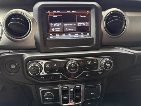 Used 2020 Jeep Gladiator Sport w/ Quick Order Package 24S AWD/4WD image 29
