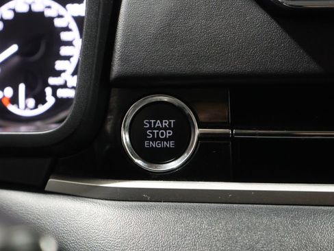 Used 2024 Mitsubishi Outlander SE image 27