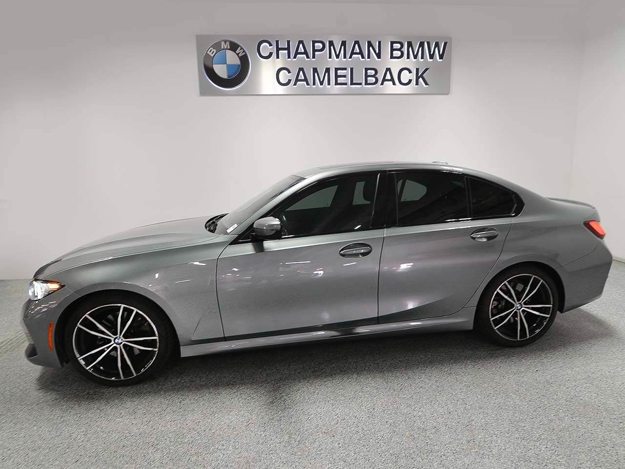 Used 2023 BMW 330i Sedan w/ M Sport Package RWD image 3