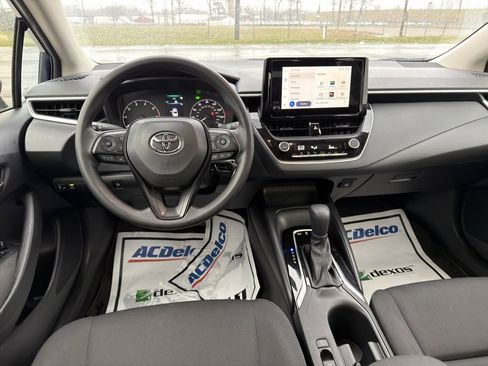 Used 2025 Toyota Corolla LE image 49