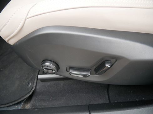 Used 2026 Volvo XC60 B5 Plus w/ Climate Package image 15