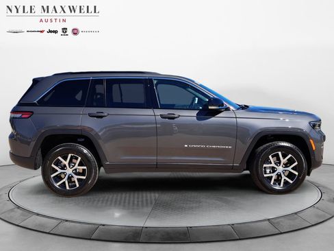 New 2025 Jeep Grand Cherokee Limited image 17