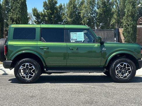 Used 2025 Ford Bronco Outer Banks AWD/4WD image 3
