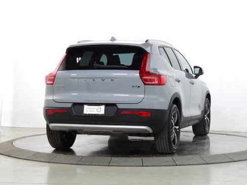 Certified 2025 Volvo XC40 B5 Core image 13