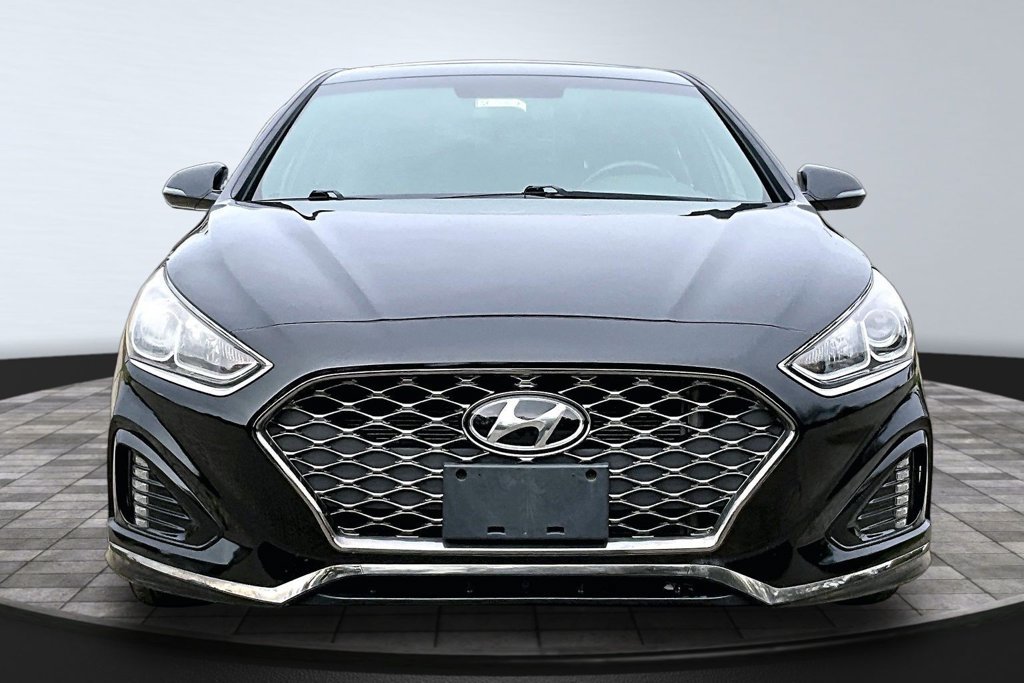 Used 2018 Hyundai Sonata Sport w/ Winter Weather Package FWD image 3