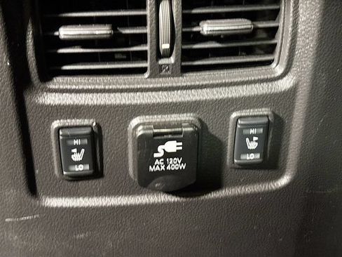 Used 2016 Nissan Titan Platinum Reserve AWD/4WD image 25