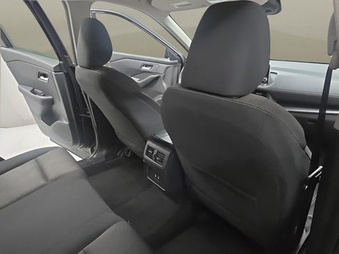 Used 2025 Nissan Rogue SV image 17