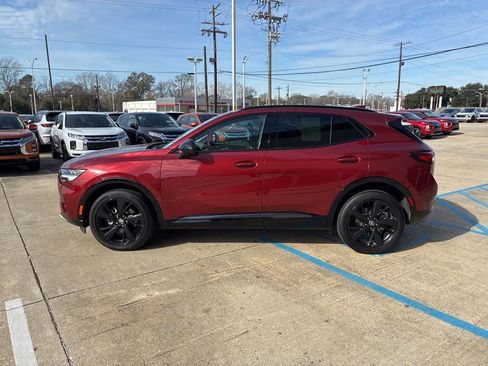 Used 2023 Buick Envision Essence w/ Technology Package I image 4