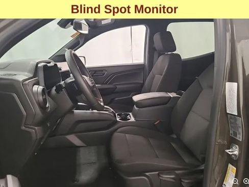 Used 2025 Chevrolet Colorado Trail Boss image 5
