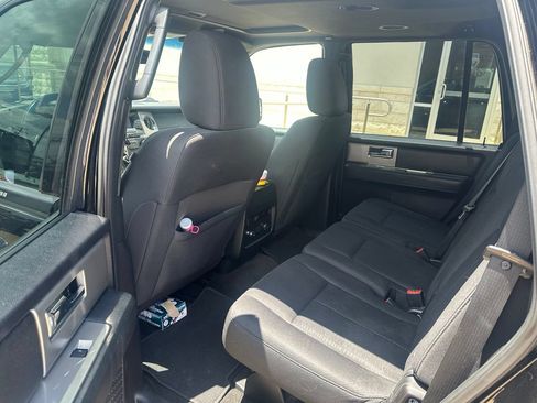 Used 2017 Ford Expedition XLT RWD image 4