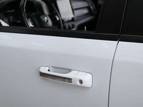 Used 2020 RAM 1500 Laramie AWD/4WD image 45