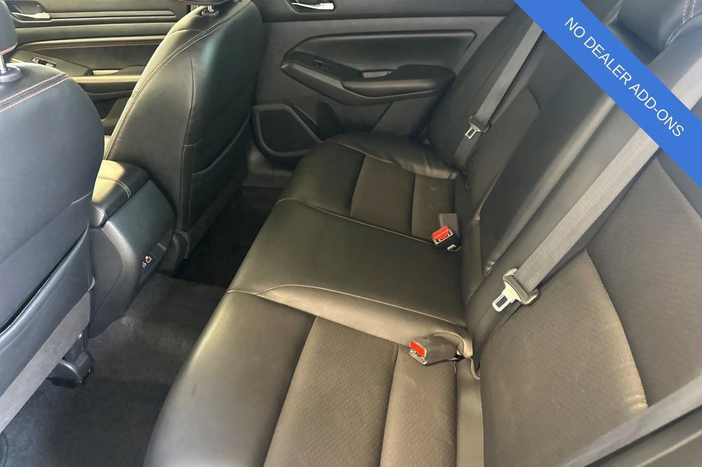 Used 2020 Nissan Altima 2.5 SR w/ Premium Package FWD image 13