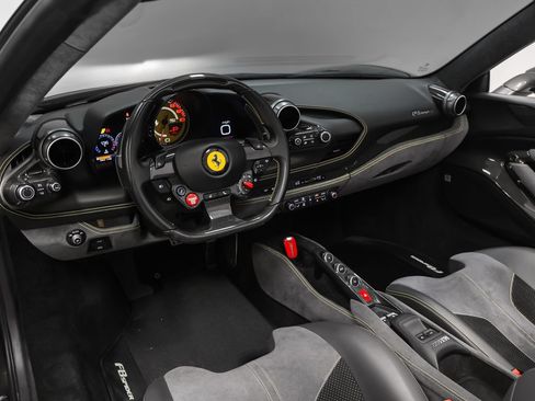 Certified 2022 Ferrari F8 Tributo RWD image 2