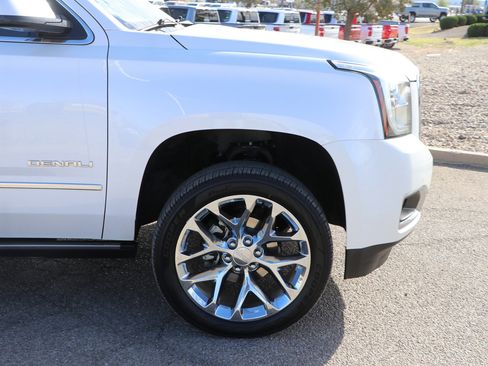 Used 2019 GMC Yukon Denali w/ Denali Ultimate Package AWD/4WD image 9