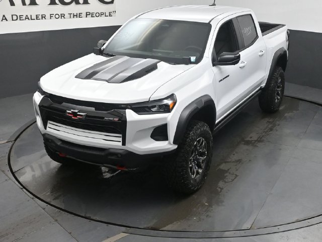 New 2026 Chevrolet Colorado ZR2 w/ Technology Package AWD/4WD image 24