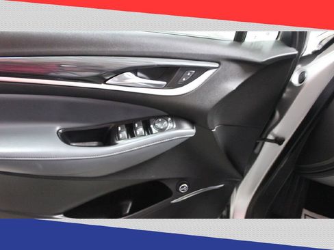 Used 2019 Buick Enclave Essence image 13