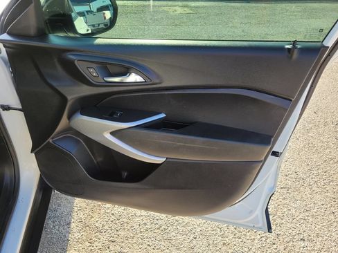 Used 2024 Chevrolet Trax RS w/ Driver Confidence Package FWD image 9