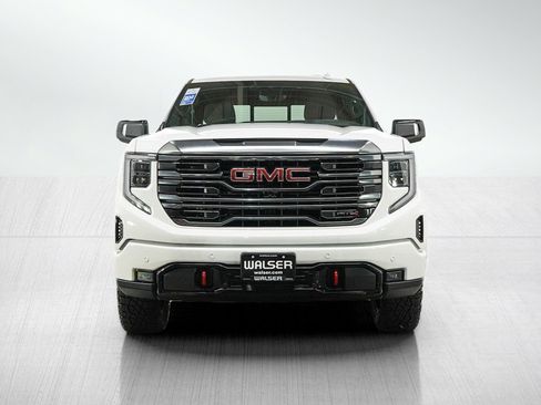 Used 2024 GMC Sierra 1500 AT4 w/ Technology Package AWD/4WD image 8