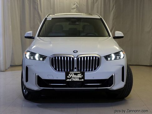 Used 2026 BMW X5 xDrive50e w/ Climate Comfort Package image 5