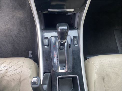 Used 2016 Honda Accord Touring image 14
