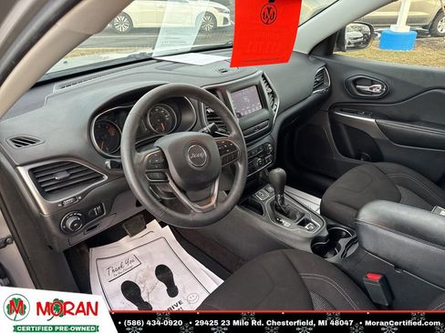 Used 2019 Jeep Cherokee Latitude w/ Popular Appearance Group image 13