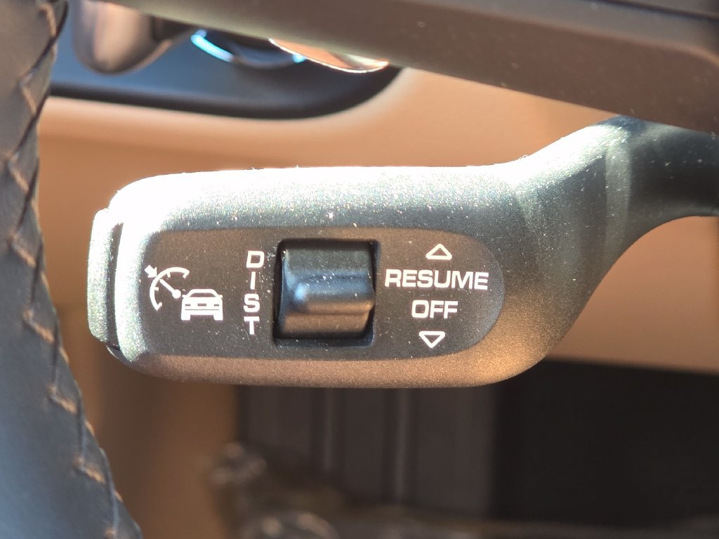Certified 2026 Porsche Macan AWD/4WD image 40