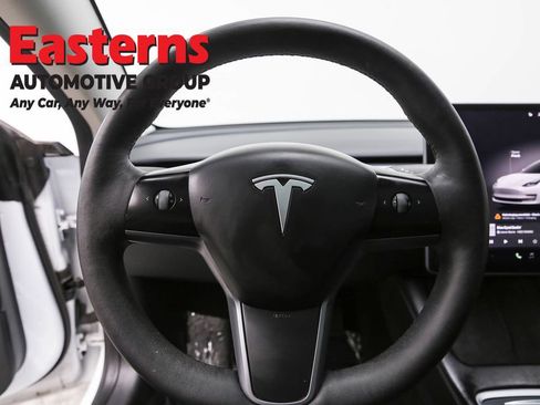Used 2023 Tesla Model 3 Standard Range image 10