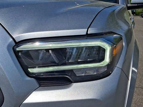 Certified 2023 Toyota Tacoma TRD Sport AWD/4WD image 10