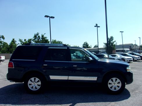 Used 2007 Lincoln Navigator 2WD image 4