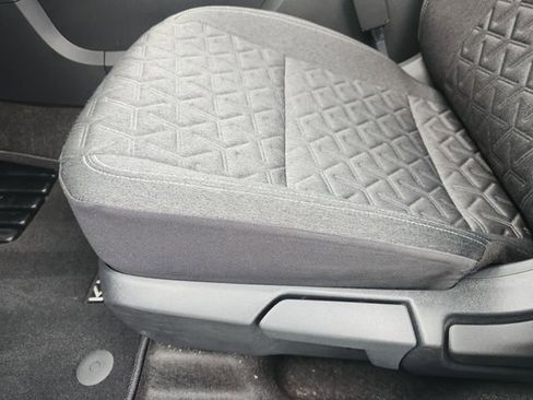 Used 2025 Nissan Kicks SV image 22