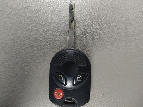 Used 2017 Ford Escape SE FWD image 32