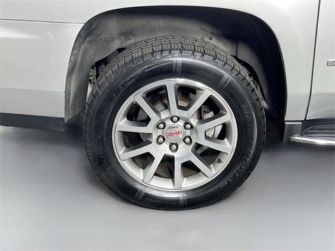 Used 2019 GMC Yukon XL Denali w/ Open Road Package image 39