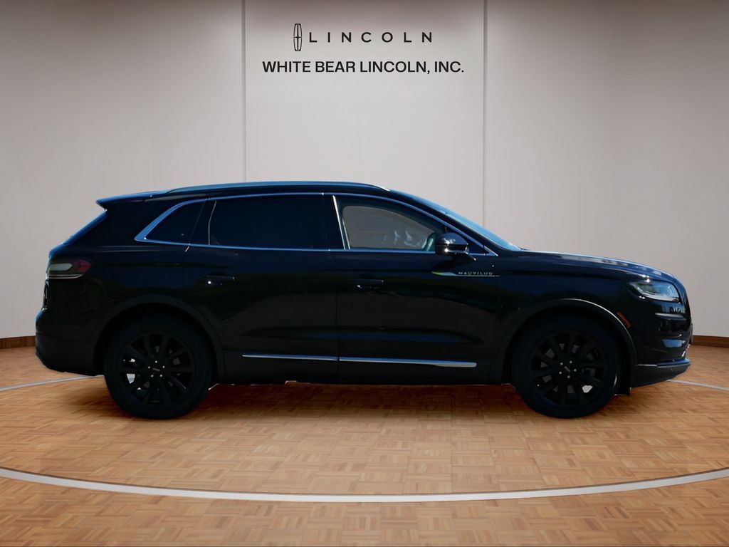 Used 2023 Lincoln Nautilus Reserve w/ Equipment Group 201A FWD image 4