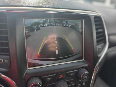 Used 2014 Jeep Grand Cherokee Limited image 19