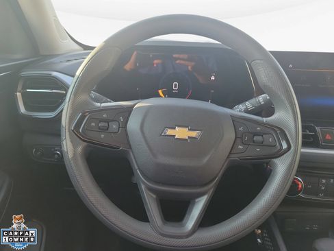 Used 2025 Chevrolet TrailBlazer LT AWD/4WD image 12