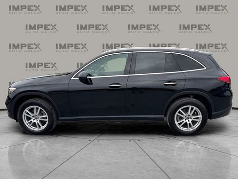 Used 2023 Mercedes-Benz GLC 300 4MATIC image 2