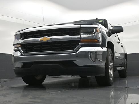 Used 2018 Chevrolet Silverado 1500 LT w/ All Star Edition RWD image 30