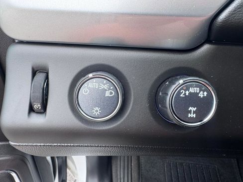 Used 2020 Chevrolet Suburban LT AWD/4WD image 13