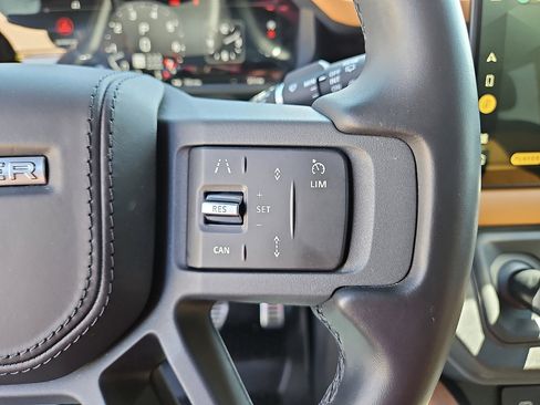 Used 2023 Land Rover Defender 130 X image 18