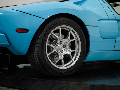 Used 2006 Ford GT image 20