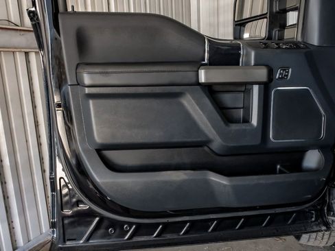 Used 2022 Ford F350 Platinum w/ FX4 Off-Road Package AWD/4WD image 44